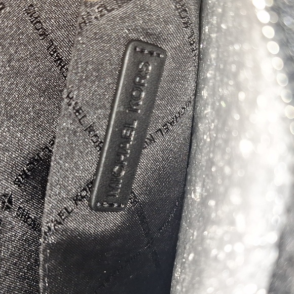 MICHAEL KORS WRISTLET🤩 - Picture 13 of 14